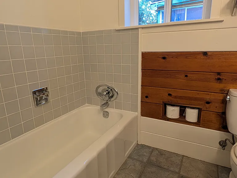 546 Griswold Ave — Photo 16