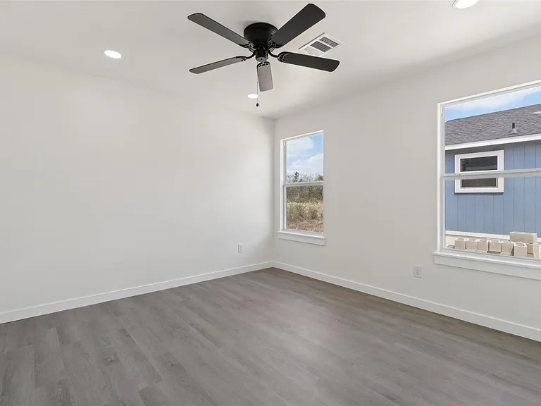 1087 Schubert Ln #D — Photo 10