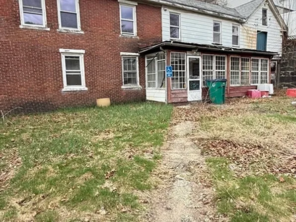 8 School St, Fitchburg, MA 01420