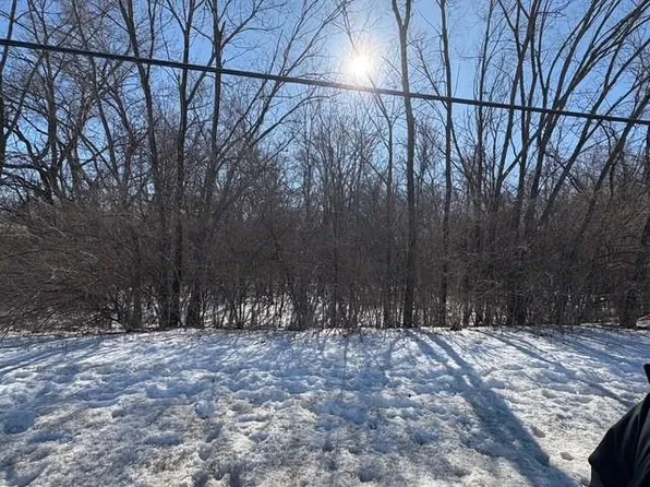 2505 Steele Rd, Kansas City, KS 66106