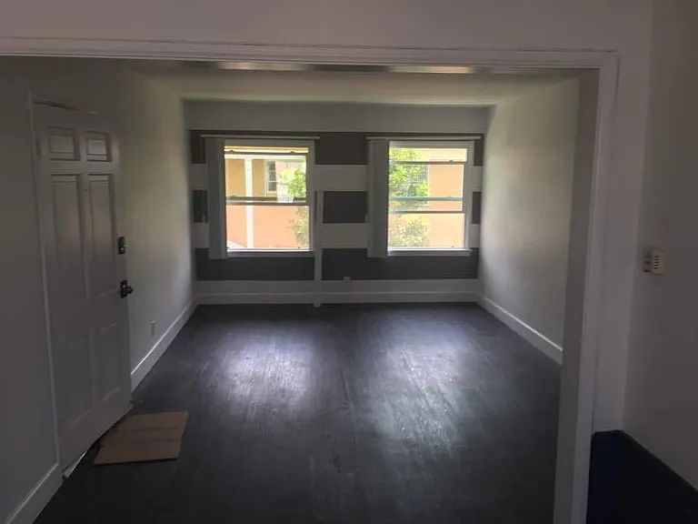 Dixon Delano Apartments — Photo 8