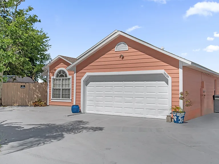 1005 Delnova Ln — Photo 7