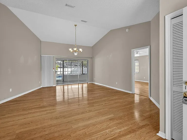 77 Folcroft Ln — Photo 7
