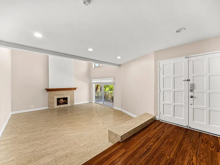 3751 Prestwick Dr — Photo 8