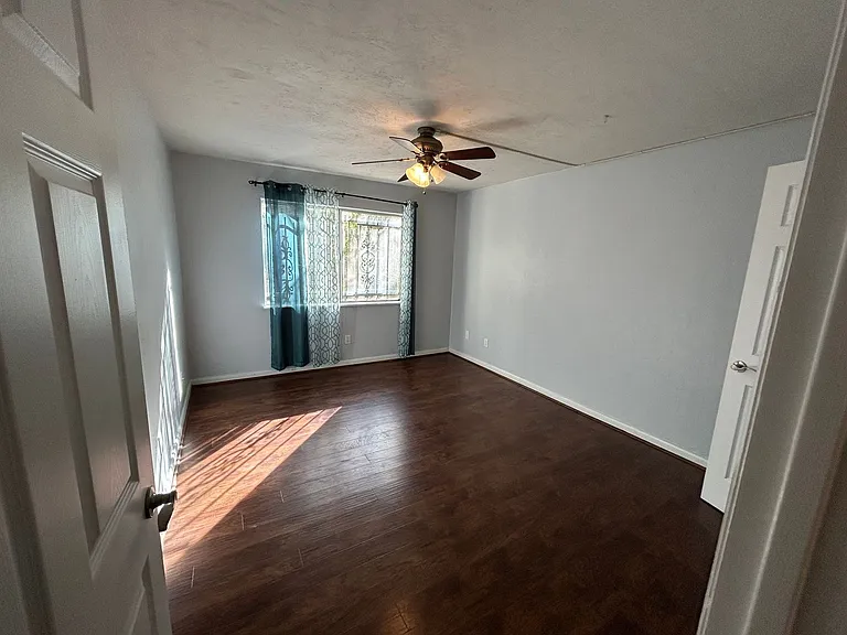 1015 SW 9th St #B2 — Photo 9