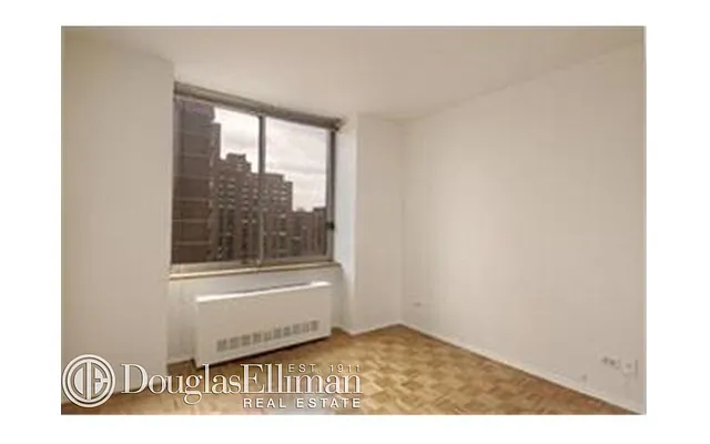Rented by Douglas Elliman | media 16