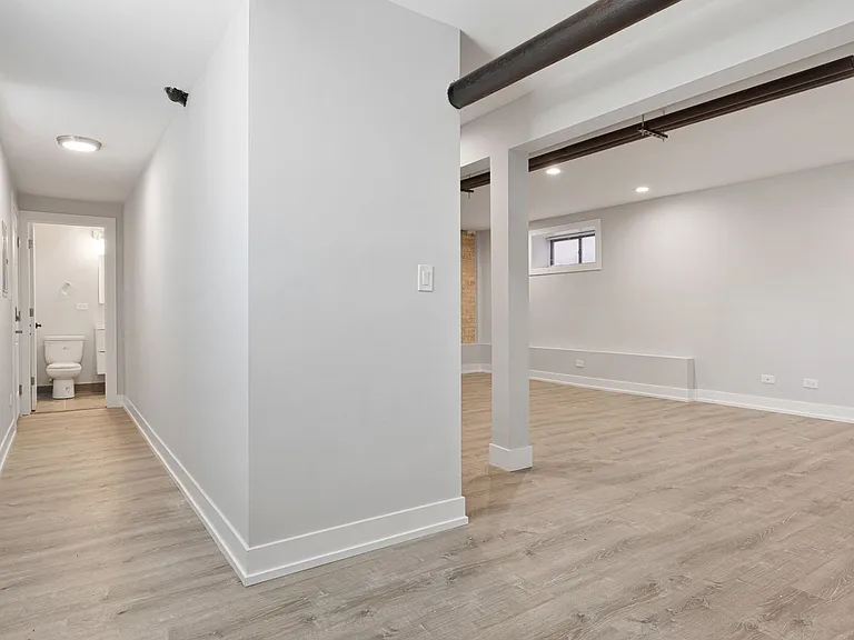7417 N Clark St — Photo 31
