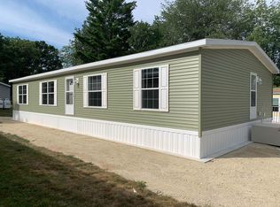 205 Sherwood Glen Rd, Somersworth, NH 03878