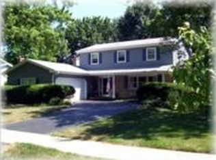 28 Swift Ln, Naperville, IL 60565