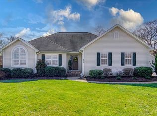 8215 Chestershire Rd, Oak Ridge, NC 27310