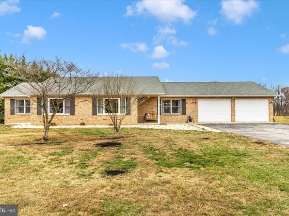 126 Game Trail Rd, Falling Waters, WV 25419