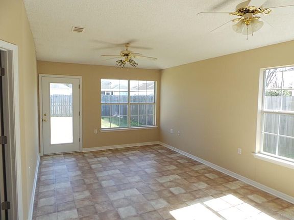4th image of 3037 Flintlock Dr