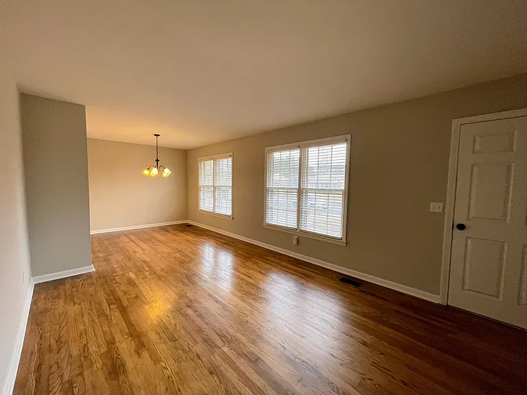 615 Austin Dr NW — Photo 2