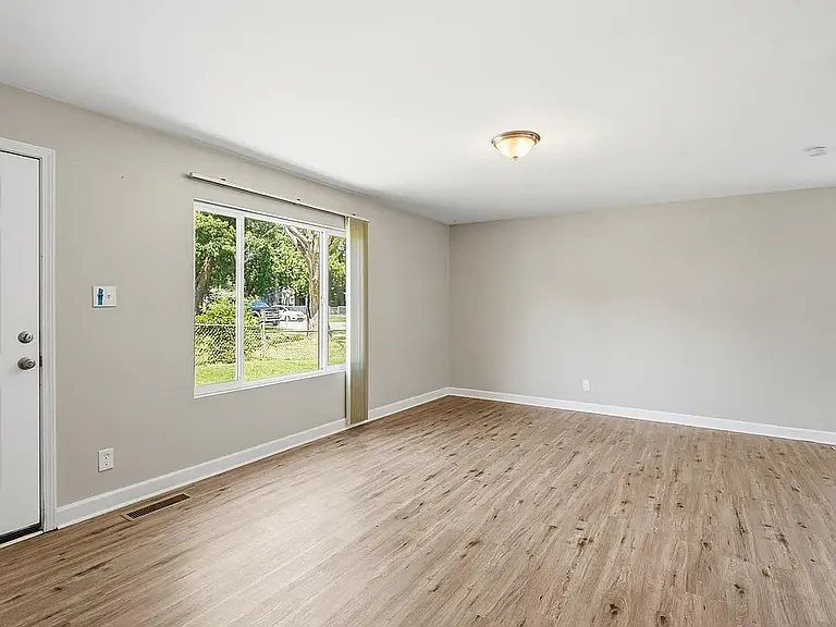 6612 Rhode Island Ave — Photo 9