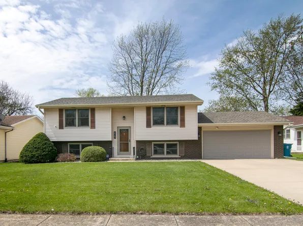 429 Pierce Ave, Bradley, IL 60915