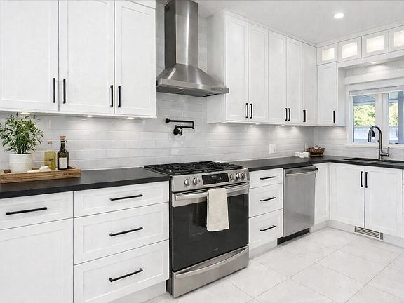 5th image of 8521 168th St