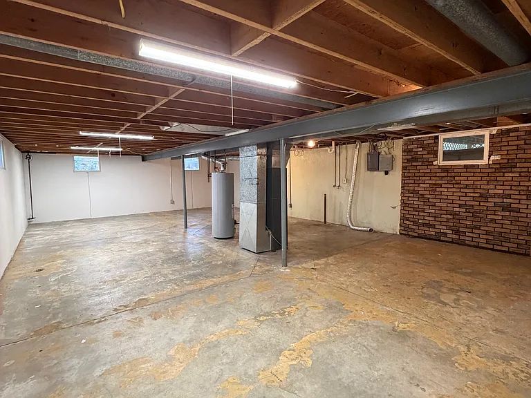 1121 Driftwood Dr — Photo 15