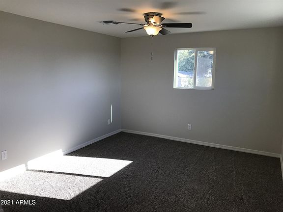 5th image of 989 S Center Ave