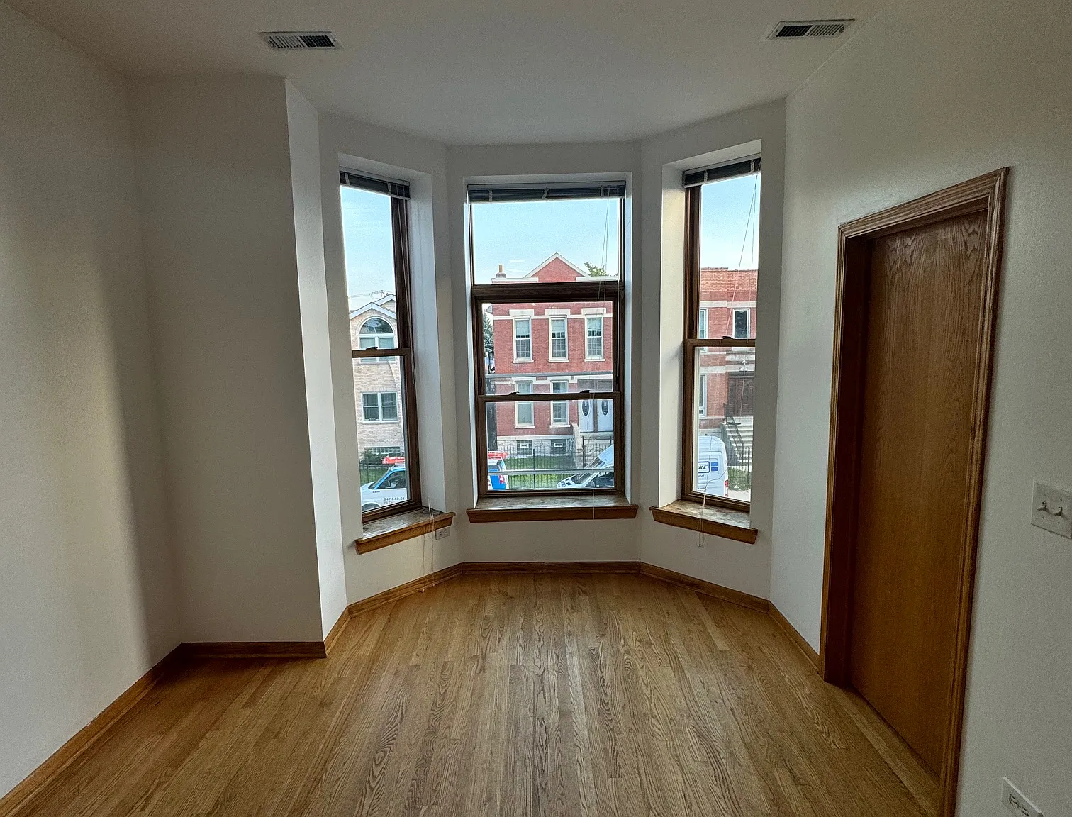 2 bed, 1100 sqft, $2,250 — Photo 2