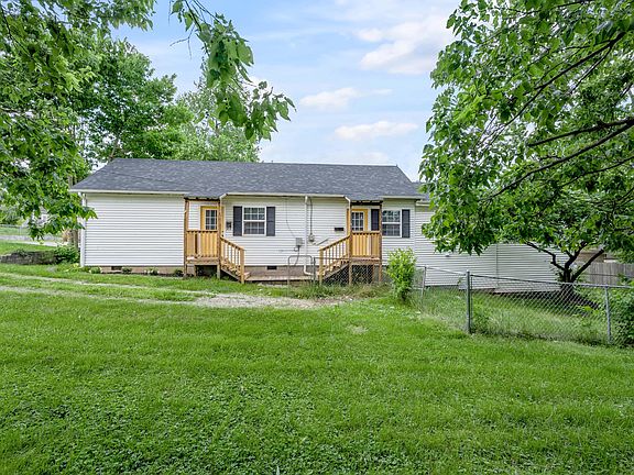 3rd image of 307 Blue Grass Ave