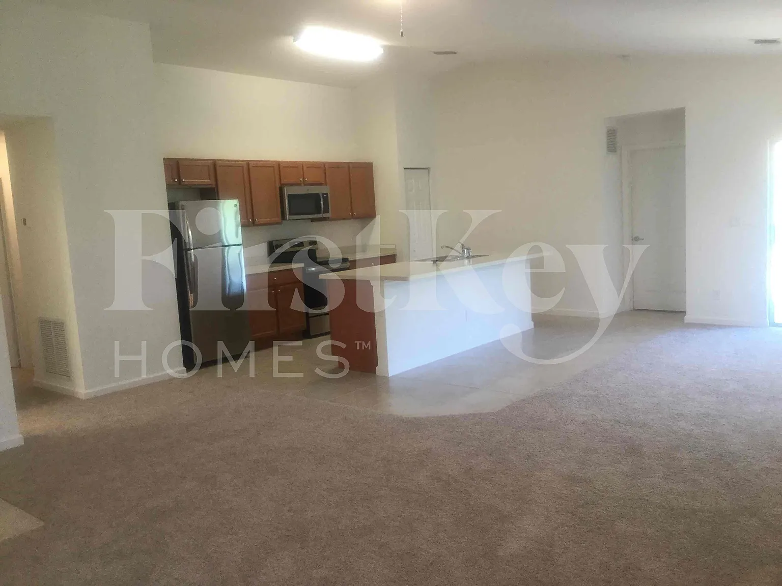 3 bed, 2.0 bath, 1597 sqft, $3,080 — Photo 2
