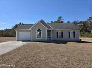 128 Brians Woods Rd, Maple Hill, NC 28454