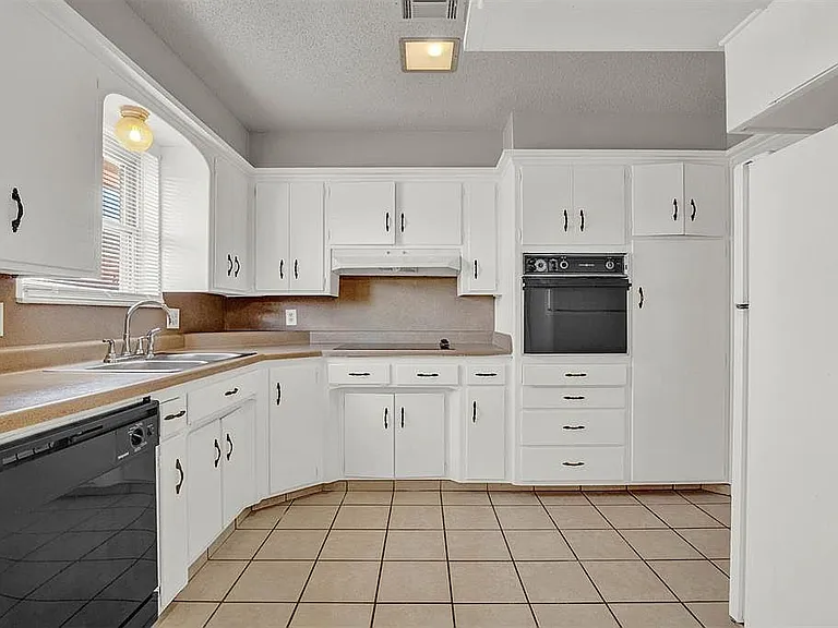1000 W Silver Meadow Dr — Photo 10