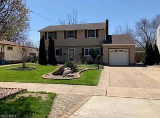 14065 Heatherwood Dr, Brookpark, OH