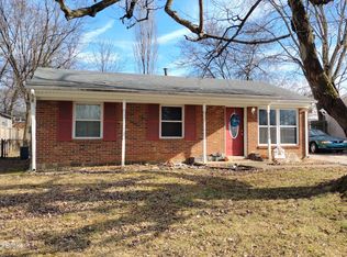 208 Blossom Rd, Louisville, KY 40229