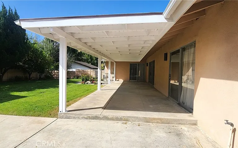 460 Winthrop Rd — Photo 20