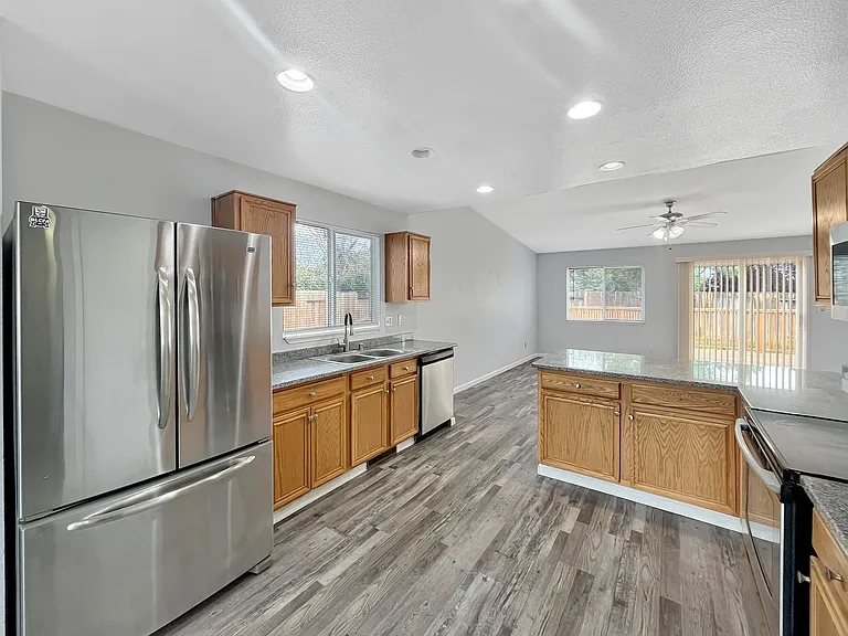 10025 Shooting Star Ct — Photo 5