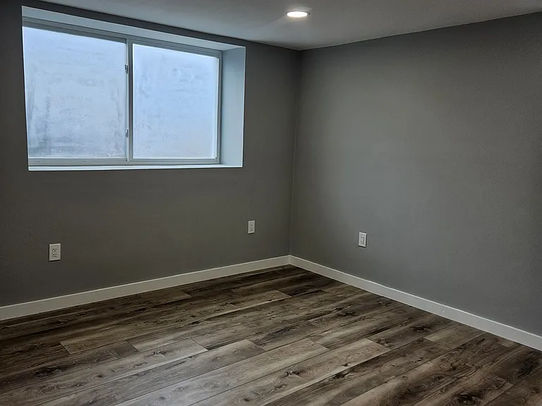 32 Irving St #B — Photo 7