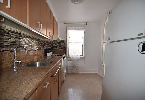4th image of 2900 Ocean Ave APT 1H