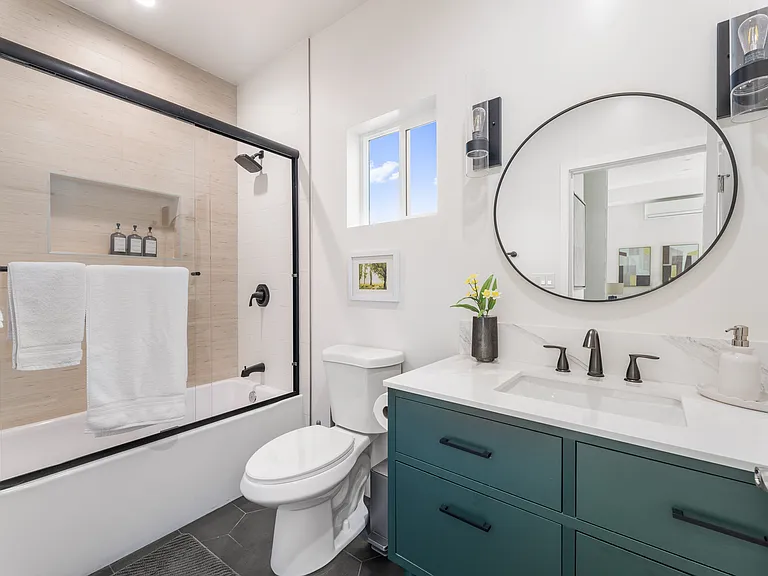 10842 Memory Park Ave — Photo 42