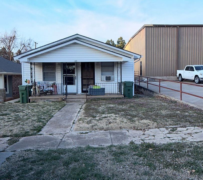 1st image of 615 Elm Ave