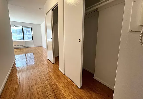 Rented by J PRESTON AND ASSOCIATES INC | media 10