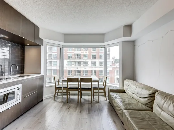 155 Yorkville Ave, Toronto, ON