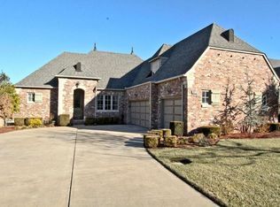921 E Westchester Dr, Springfield, MO 65810