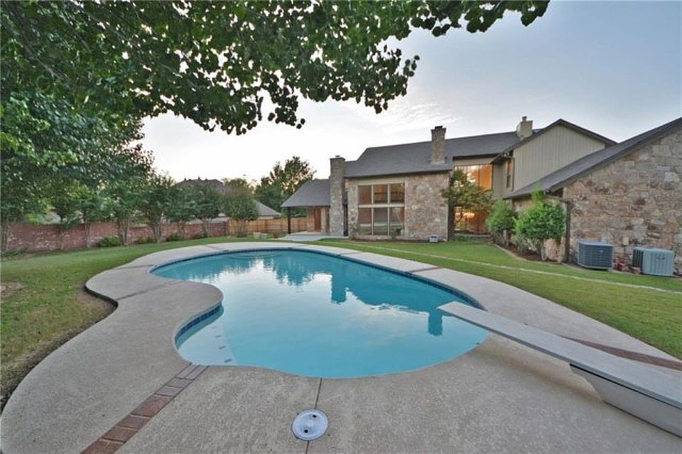 2nd image of 455 Baker Rd