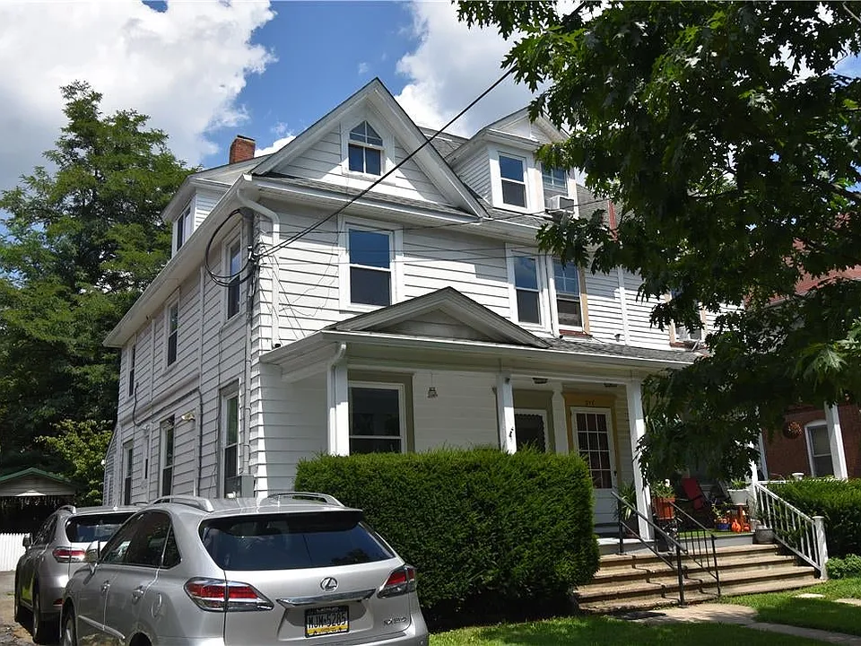 219 W Burke St #1