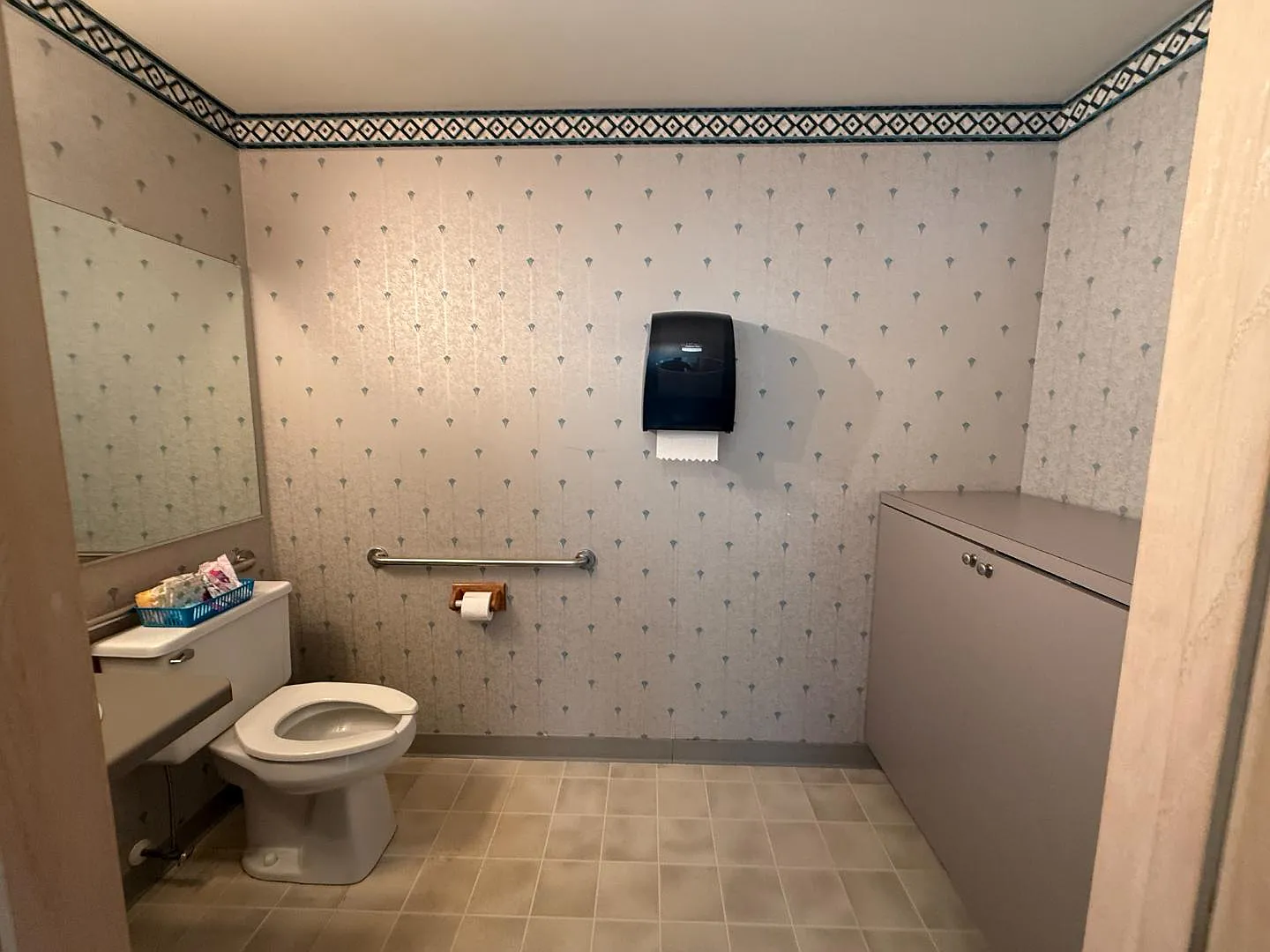 3315 Terrace Ct — Photo 4