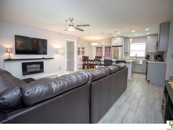 5th image of 321 Hidden Lake Dr