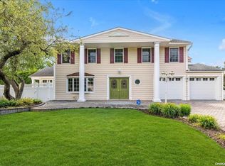 34 Steven Pl, Smithtown, NY 11787