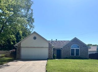 831 Queensgate Dr, Greenwood, IN 46143