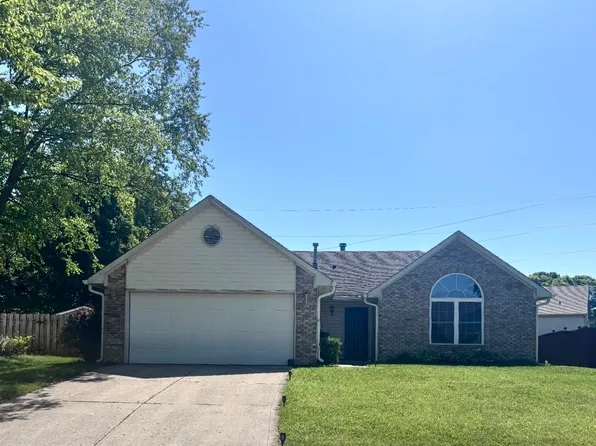 831 Queensgate Dr, Greenwood, IN 46143