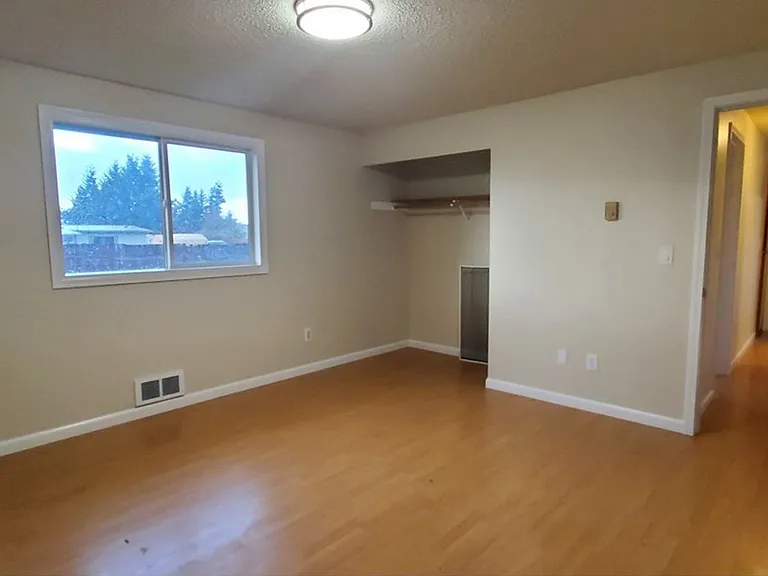 10047 Grove Rd SE — Photo 16