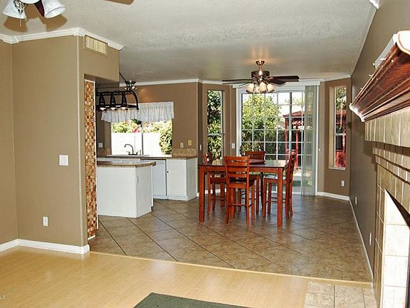4th image of 838 W Sun Coast Dr