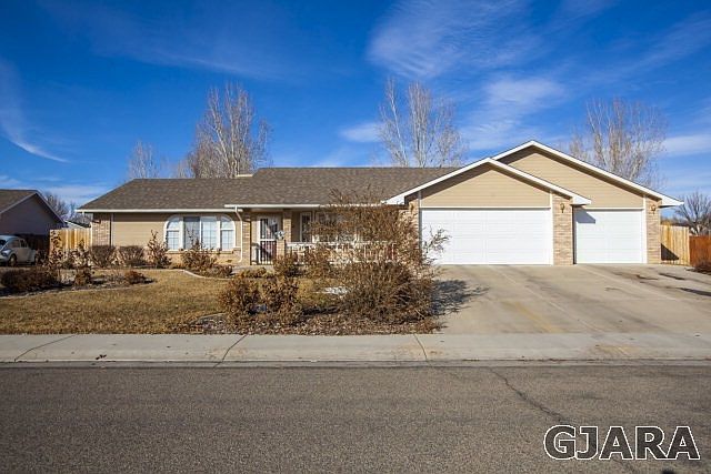 1st image of 2554 Westwood Dr
