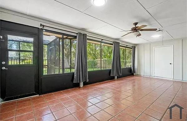 1367 Riverside Cir #1 — Photo 23