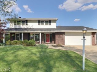 202 Hammitt Dr, Normal, IL 61761